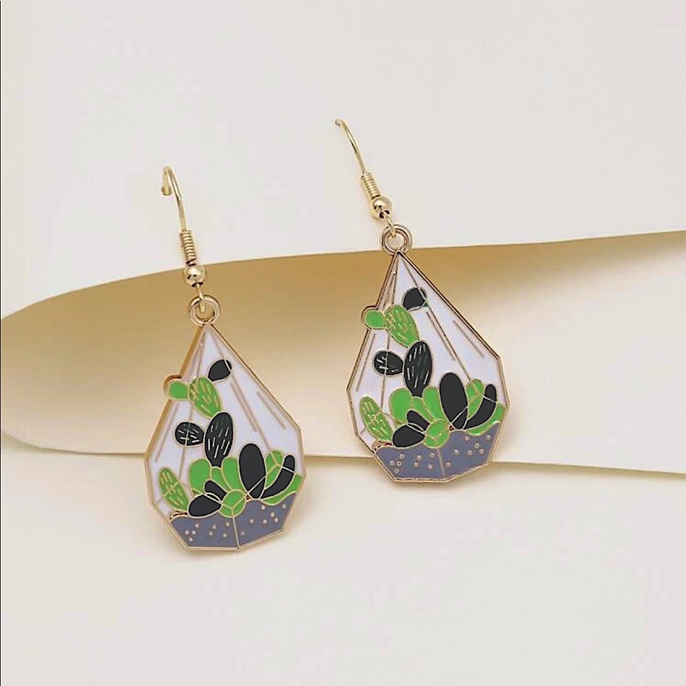 NWT Plant Lover Terrarium Cactus Drop Earrings
